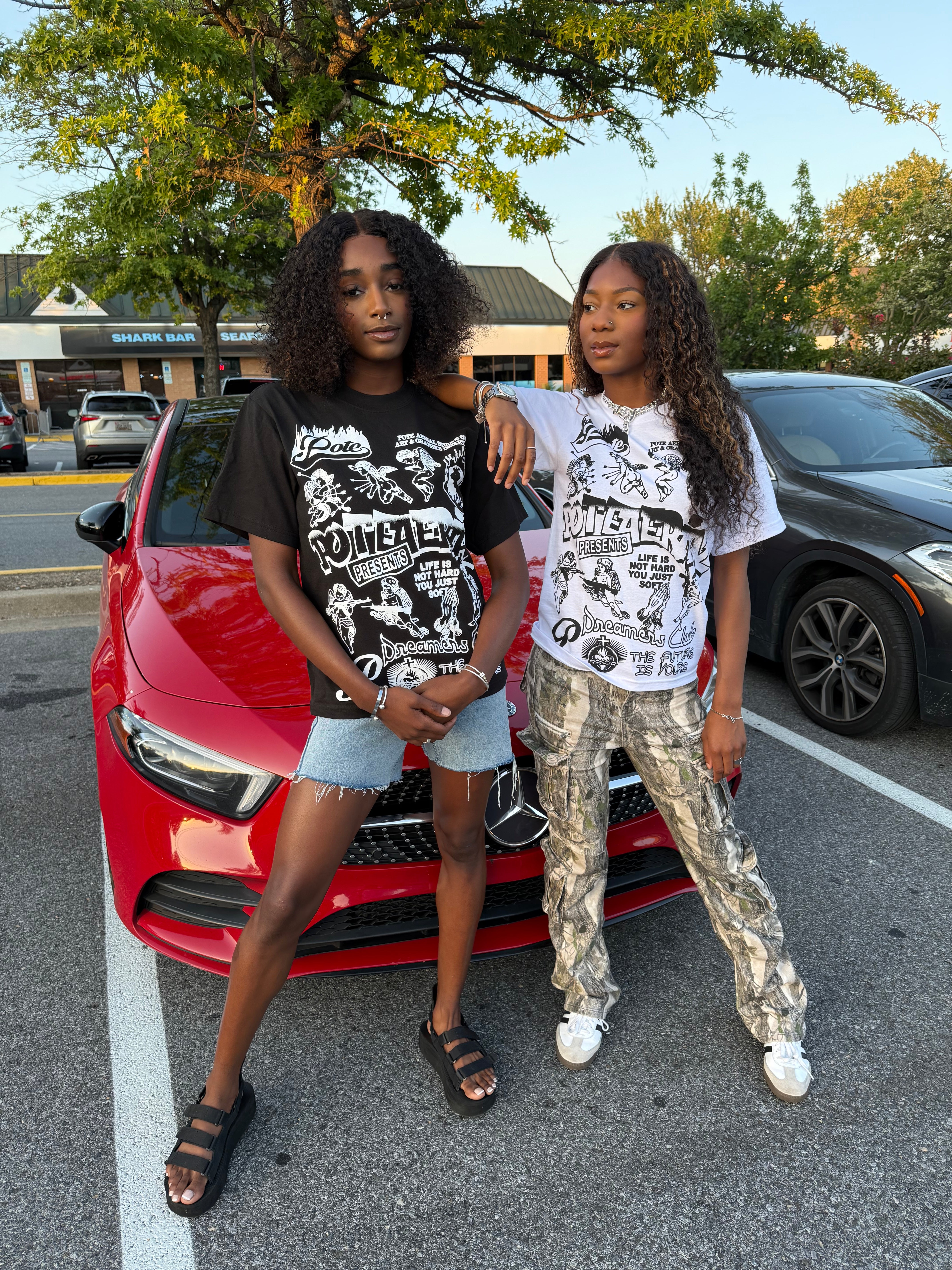 LIFE IS NOT HARD GRAPHIC TEE
